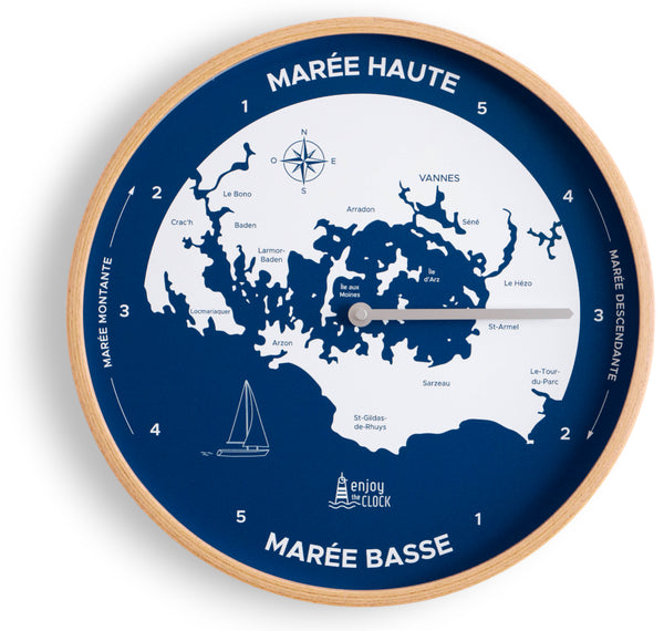 Horloge à Marée Golfe du Morbihan – design bois naturel, illustration Bretagne.